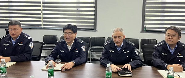 菏泽市公安局政委何洪文莅临我公司调研指导工作